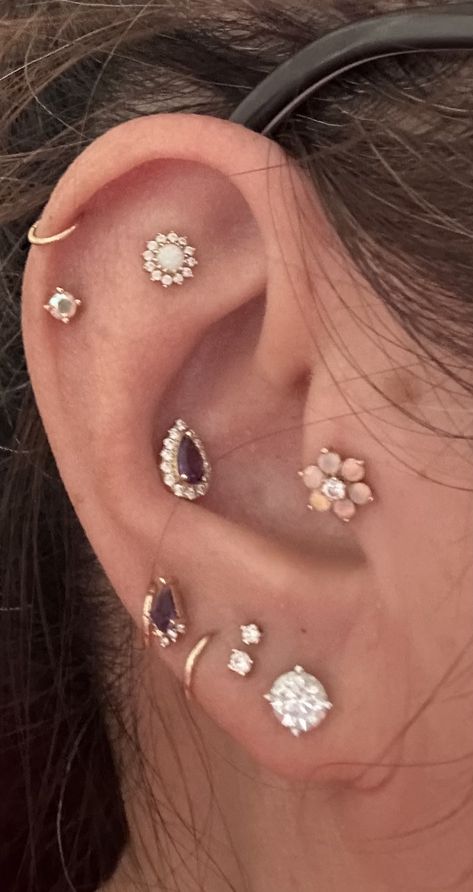 Constellation Piercing, Earring Stacks, Ear Curation, Jewelry Piercing, Ear Party, Dream Dresses, Body Jewelry Piercing, Piercing Tattoo, Body Mods