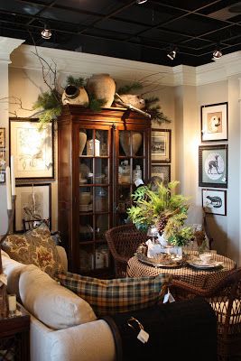 Top Of Cabinets, English Country Decor, English Decor, Cabinet Decor, A Living Room, French Country Decorating, Traditional Decor, Home Fashion, Cottage Decor