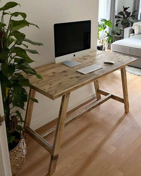 TheDancingWoodman on Instagram: "Introducing the Jasmine rustic desk. . Made from completely reclaimed locally sourced timber. Each piece will have its own individual rustic charm meaning no two pieces will be the same. . Seen here in the natural finish . New in to the shop and now available to buy from thedancingwoodman.com and thedancingwoodman.etsy.com 🕺🏼" Vintage Wood Desk, Rustic Office Desk, Timber Desk, Office Farmhouse, Rustic Desk, Matching Chairs, Reclaimed Timber, Reclaimed Pine, Table Vintage