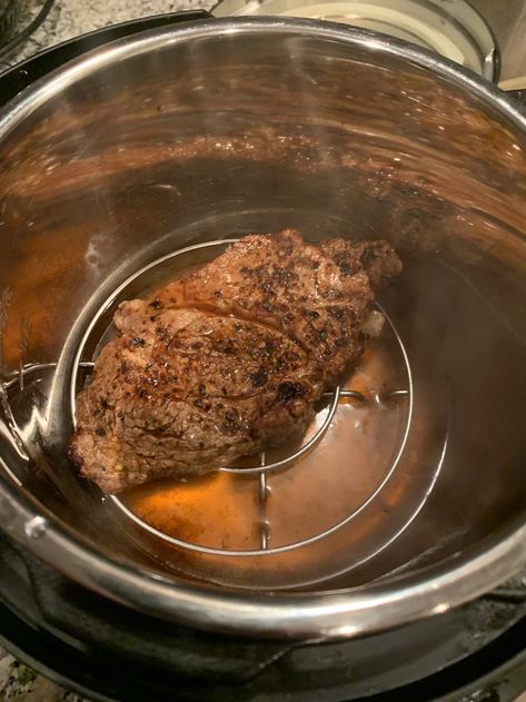 Instant Pot Steak Beef Roast With Gravy, Dr Pepper Ham, Pressure Cooker Roast Beef, Roast Beef With Gravy, Deli Style Roast Beef, Instant Pot Steak, Pressure Cooker Roast, Beef Recipe Instant Pot, Ribeye Steak Recipes