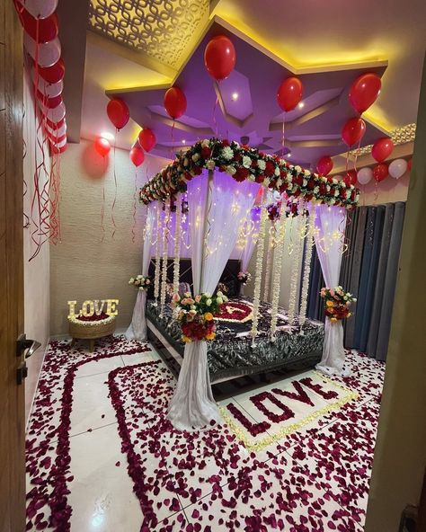 Special Room Decor Setup🌸 . 📞9762433813 . #eventplanner #roomdecor #instagram #punecity #reels Married Room Decor, Just Married Room Decoration, Wedding Night Room, Night Room Decoration, Home Decoration For Wedding Indian, Wedding Staircase Decoration, Balloon Archway, Bridal Room Decor, First Wedding Night