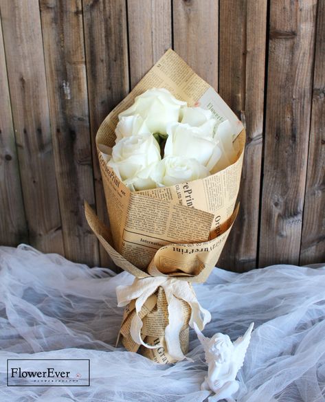 Flower Bouquet Newspaper Wrap, Newspaper Bouquet, Nyc Flower Shop, Paper Bouquet Diy, Newspaper Wrapping, Newspaper Fashion, Nyc Florist, Ribbon Flowers Bouquet, White Rose Bouquet