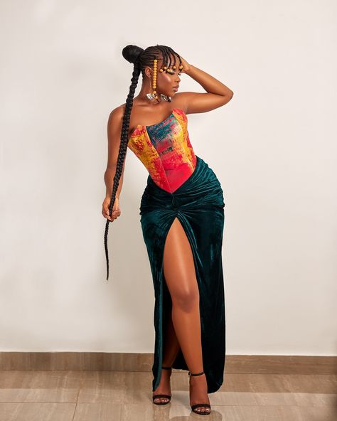 The MENEN SET 👑 The style features, bold corseted, batik top, and velvet skirt. Corset And Skirt Outfits, Velvet Top Designs, Corset Top And Skirt, Wedding Guest Skirt, Corset And Skirt, Batik Skirt, Velvet Skirt, African Design Dresses, Top And Skirt