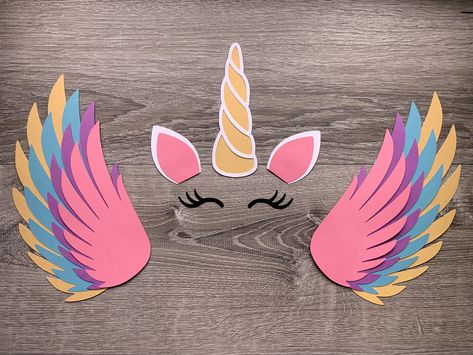 Unicorn cake topper with wings by Mkcrafthouse on Etsy. They also have upgraded glitter options!! Unicorn Wings Cake Topper Printable, Unicorn Number Cake, Wings Template, Fondant Unicorn Cake Toppers, Diy Unicorn Birthday Party, Diy Unicorn Cake, Unicorn Cake Decorations, Unicorn Topper, Doll Cake Topper