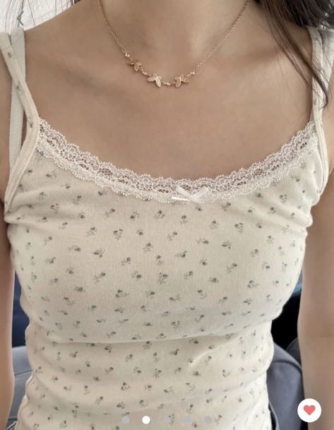 Brandy Floral Top, White Cami Outfit, Brandy Lace Tank, Brandy Melville Floral Tank, Leo Things, Coquette Fits, Lacy Tank Top, Cami Outfit, Y2k Cami