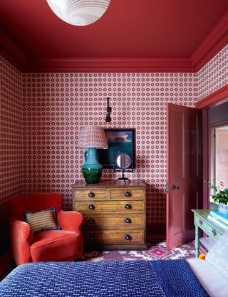 Nicola Harding's sleek and colourful design for a glorious riverside house | House & Garden Nicola Harding, 18th Century House, Painted Stools, Riverside House, Paint And Paper Library, Yellow Tile, Bedroom Red, London House, Red Walls