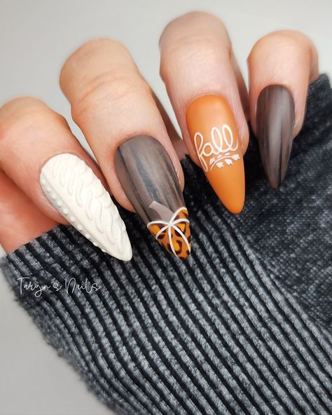 Fall Nails Ideas Autumn, Nails Ideas Autumn, Christmas Song Trivia, Fall Nails Ideas, Sweater Print, Cream Nails, Painted Nail Art, Autumn Nails, Fall Nails