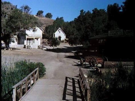 Little house on the prairie, walnut grove, most lovely town ever! Karen Grassle, Merlin Olsen, Ingalls Family, Greatest Movies, Midwest Region, Melissa Gilbert, Prairie House, Town Building, Nbc Tv