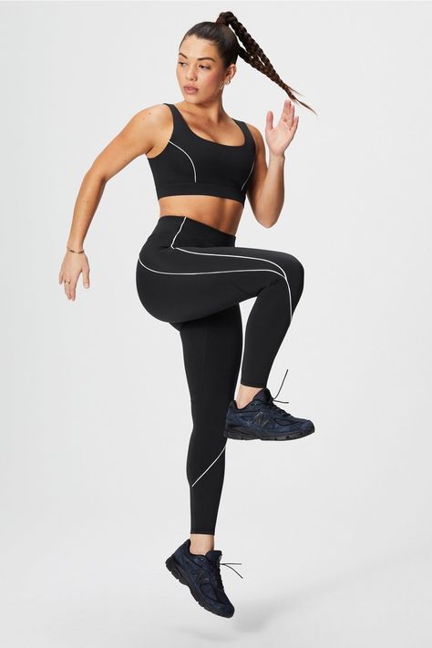 Sports Wear Photoshoot, Activewear Branding, Running Photoshoot, Fabletics Outfits, Women Fitness Photography, Female Activewear, 2piece Outfits, Womens Outfits, Stylish Activewear