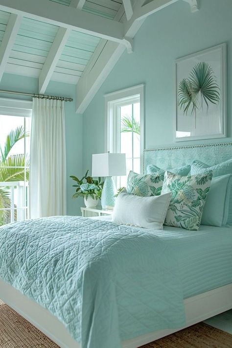 Ocean Inspired Bedroom, Beach Themed Bedroom, Coastal Bedroom Decorating, Tropical Bedrooms, Bedroom Oasis, Casa Vintage, Serene Bedroom, Relaxing Bedroom, Coastal Bedrooms