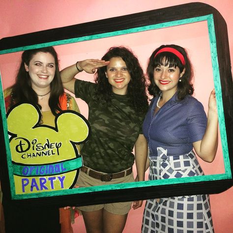 Disney Dcom Costumes, Dcom Party, Y2k Disney Channel, Disney Channel Original Movie Costumes, Disney Channel Characters Costumes, Disney Channel Birthday Party, Disney Channel Bachelorette Party, Disney Channel Games Party, Disney Channel Party Theme