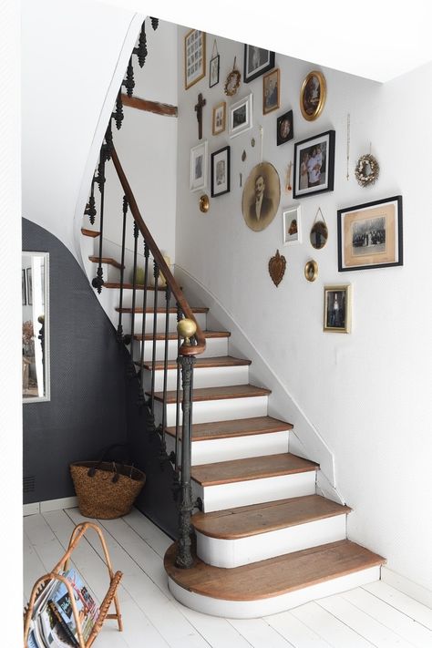 How To Create a French Style Entryway French Entryway, Style Entryway, French Fireplace, Second Hand Furniture, Travel Finds, Wooden Sideboard, Narrow Hallway, French Culture, French Interior