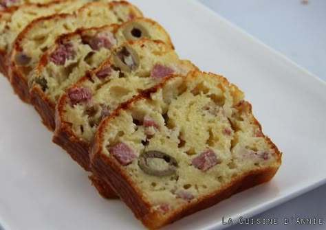 Recette Cake au jambon et olives - La cuisine familiale : Un plat, Une recette Cookie Salad, Cake Aux Olives, Chocolate Cake Recipe Easy, Instagram Cake, Easy Chocolate Cake, Cake Recipes From Scratch, Homemade Cake Recipes, Best Cake Recipes, Dump Cake Recipes