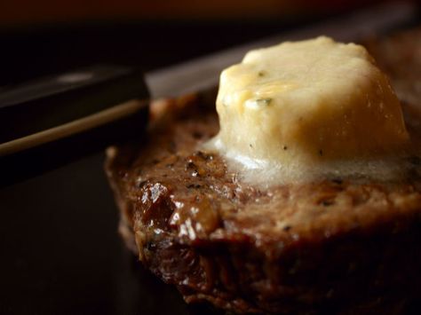 Strip Steak With Stilton-Port Butter Steak Aesthetic, Rachael Ray Recipes, Garlic Cream Sauce, Steak Frites, Butter Recipes, Juicy Steak, Steamed Vegetables, Strip Steak, Roasted Meat