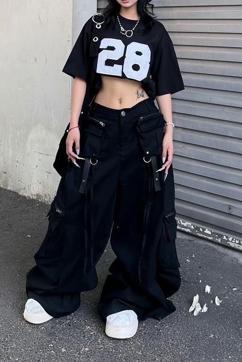 Casual Tomboy Outfits, Dope Fashion Outfits, Street Style Outfits Casual, Tomboy Outfits, Tomboy Style Outfits, Quick Outfits, Dope Fashion, Swaggy Outfits, Tomboy Fashion