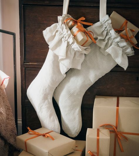 Oh my days 😍 how romantic are Catherine’s new ruffle linen stockings? Heavenly and timeless spring to mind, available in natural and a rather excellent pin stripe green and natural. They have a wonderful quintessential old English, Jane Austin vibe 🥰 merry Christmas Mr Darcy ☺️ Bridgerton Style, Cottagecore Christmas, English Farmhouse, Old Wooden Doors, Ruffle Linen, Jane Austin, Cottage Christmas, Mr Darcy, Natural Christmas