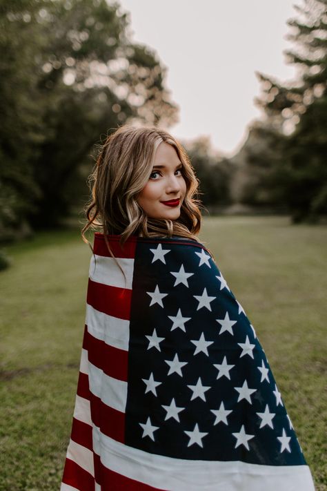 Kyra Noel Photography Senior Picture Ideas American Flag, Patriotic Senior Pictures, Patriotic Photoshoot, Sunday Pics, Cowgirl Senior Pictures, Patriotic Photography, Senior 25, Vogue Weddings, Grad Picture Ideas