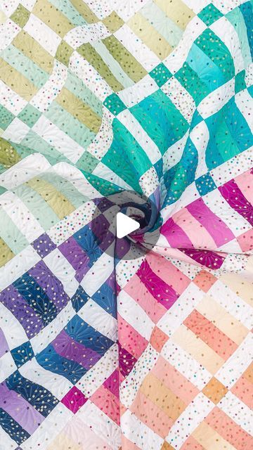 Francine • Longarm Quilter • Fabric Shop on Instagram: "Give me ALL the summer vibes 😎☀️

Ombre is always good idea - 
Pattern is #ombretilesquilt by @vchristenson 
Fabric is Best of Ombre by @vchristenson for @modafabrics 
Quilting is #simplysunflowerspanto and quilted by @buffaloflattsquiltco 

Sunglasses because they are fantastic - @goodr 

Happy Quilting 
🦬🦬🦬

#sunmerfun #summerquilt #quiltsofinsta #quiltsofinstagram #quiltsinthewild #quiltsofsummer #modafabrics #ombrequilt #ombre #sunshine #quilt #quitersofinstagram #quiltinginspo #quiltingfun #happyquilting" Ideas For Quilts, Sunshine Quilt, Summer Quilts, Moda Fabrics, Fabric Shop, Summer Vibes, Quilting, Give It To Me, Good Things