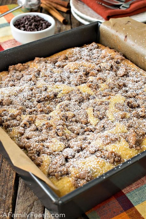 Chocolate Chip Crumb Cake, Crumb Coffee Cakes, Crumb Cake Recipe, Cake Video, Family Feast, Crumb Cake, Cake Videos, Breakfast Cake, Breakfast Breads