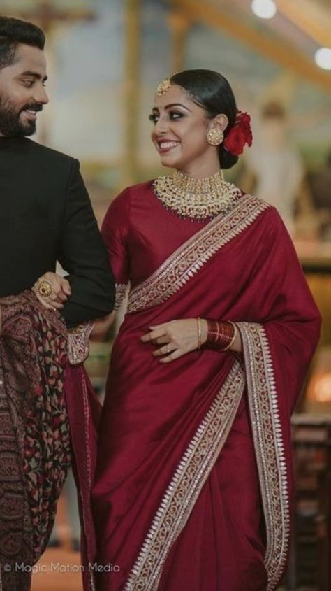 Red Sabyasachi Saree, Maroon Saree Makeup Look, Red Wedding Blouse Designs, Red Saree Look For Wedding, Sabyasachi Sarees Brides, Maroon Bridal Saree, Maroon Red Saree, Red Saree Look Modern, Designer Sadi