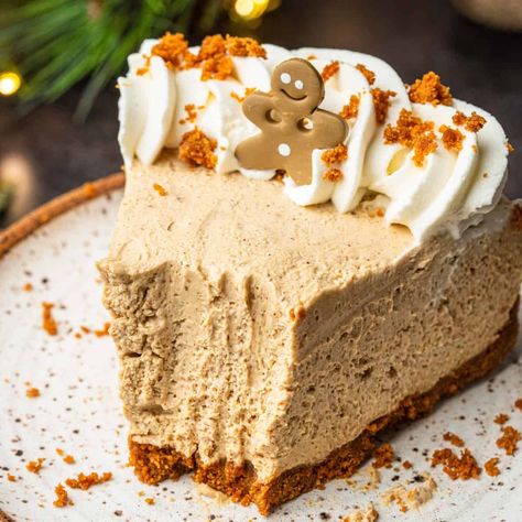 No Bake Gingerbread Cheesecake Cheesecake Easy No Bake, Gingerbread Cheesecake, Cheesecake Easy, Christmas Cheesecake, Easy No Bake Cheesecake, Cheesecake Toppings, Christmas Cookies Easy, Easy No Bake, Bake Cheesecake