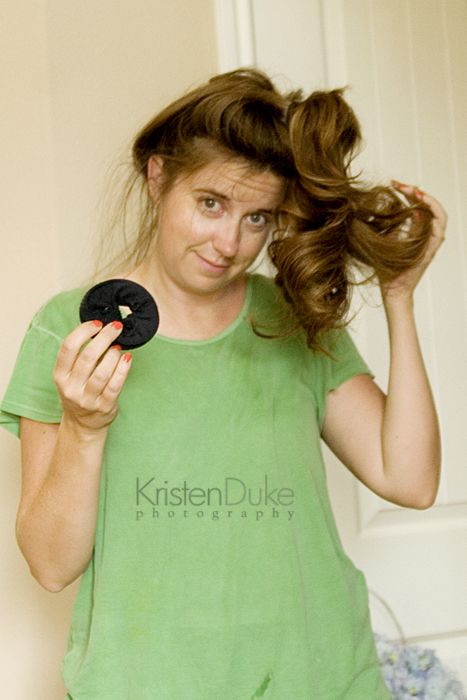 Sock Bun Princess Curls Overnight! Emma and I tried this and it totally works. For my shoulder-length hair, it needs modification, but worked like a charm for Emma's longer hair. Curling Hair With Socks, Sock Bun Curls, Bun Curls, Heat Free Curls, Sock Buns, Sock Curls, Hair Without Heat, Sock Bun, Curls No Heat