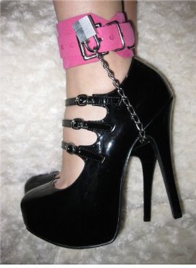 Hot Heels, Killer Heels, Hot Shoes, Cute Shoes, High Heel Shoes, Me Too Shoes, Heeled Boots, Fashion Shoes, A Woman