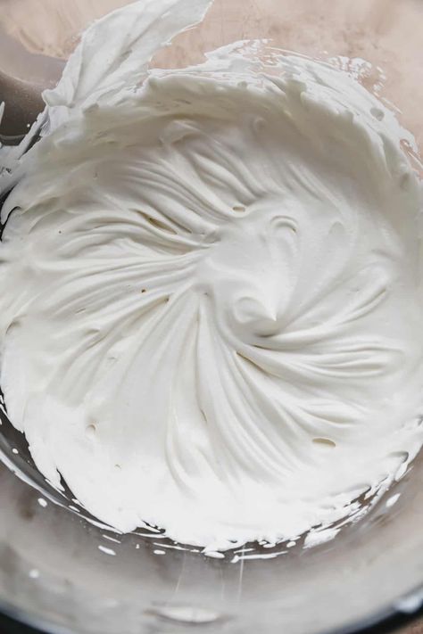 Easy Vegan Cheese Recipe, Yogurt Whipped Cream, Whipped Greek Yogurt, Greek Yogurt Whipped Cream, Greek Yogurt Frosting, Whipped Yogurt, Make Greek Yogurt, Greek Yogurt Dips, Yoghurt Cake