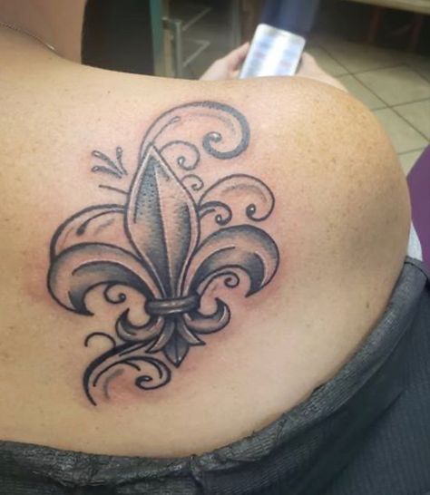 Cajun Tattoo Ideas, Flure De Lis Tattoo, 504 Tattoo, Flur De Lis Tattoo, Fluer De Lis Tattoo, Shoulder Cover Up Tattoos, Ny Tattoo, Lis Tattoo, France Tattoo