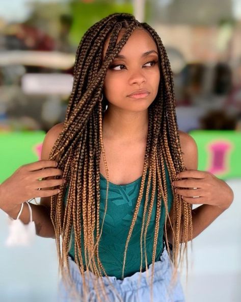 Dyed Bundles, Braid Beauty, Brown Box Braids, Ombre Box Braids, Medium Knotless, Colored Box Braids, Ombre Braid, Medium Box Braids, Short Box Braids Hairstyles