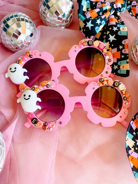 Halloween Sunnies 2023 Hello Kitty Sunglasses, Sunglasses Diy, Diy Sunglasses, Diy Projects To Make And Sell, Hey Boo, Craft Markets, Make And Sell, Fall Halloween, Halloween Fun