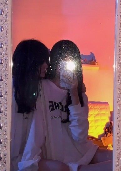 Best Friend Poses, Girlfriend Goals, Girl Couple, Couples Vibe, Ulzzang Couple, Korean Couple, Friend Poses, Cute Relationship Goals, Couple Aesthetic