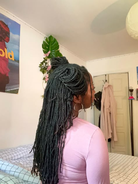 Sister Locs Aesthetic, Large Microlocs, Long Micro Locs, Microloc Hairstyles, Sisterlock Hairstyles, Locs Aesthetic, Sisterlocks Styles, Micro Locs, Loc Hairstyles