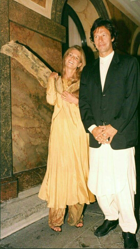 Imran Khan Wedding, Jemima Goldsmith, Imran Khan Video, Imran Khan Pic, Imran Khan Photos, Imran Khan Pakistan, Funny Teen Posts, History Of Islam, Hd Nature Wallpapers