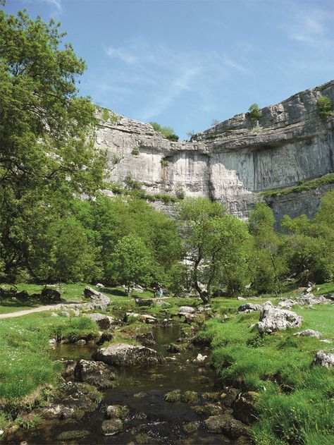 A Dales High Way – Saltaire to Appleby-in-Westmorland - Yorkshire Walk Yorkshire Three Peaks, Ribblehead Viaduct, Leeds Bradford Airport, High Way, Dry Stone, Yorkshire Dales, West Yorkshire, Cumbria, Lake District