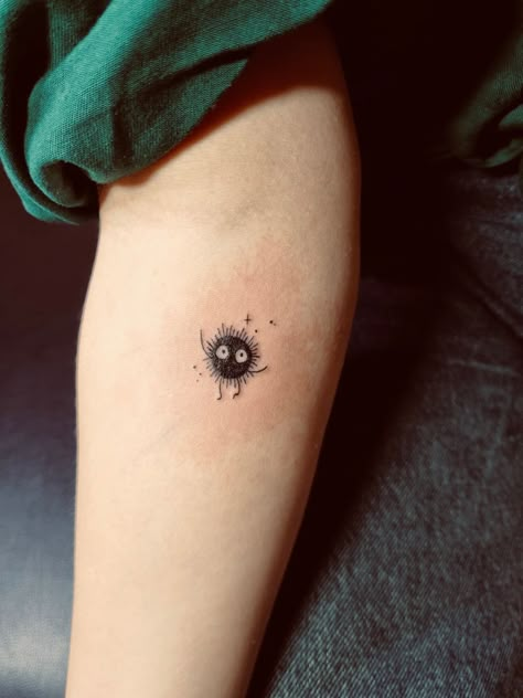 Small Ghibli Tattoo Simple, Studio Ghibli Tattoo Ideas, Dust Tattoo, Patch Tattoos, Miyazaki Tattoo, Hobbit Tattoo, Queen Bee Tattoo, Ghibli Tattoos, Small Wolf Tattoo