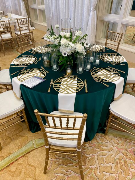 Emerald Themed Party, Quinceanera Table Decorations Green, Emerald Green And Silver Decorations, Green Themed Table Setting, Emerald Green Gold And White Party, Emerald Green And Gold Wedding Decor Wedding Ceremony Decor, Green Gold Silver Party Decorations, Emerald Green 15 Centerpieces, Emerald Table Cloth Wedding