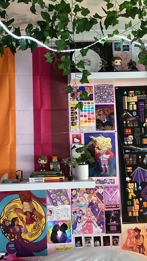 Pride Room Ideas, Pride Room Aesthetic, Lesbian Room Decor, Pride Bedroom Ideas, Lesbian Bedroom, Maximalist Bedroom Aesthetic, Hip Bedroom, Room Ideas Indie, Gay Room