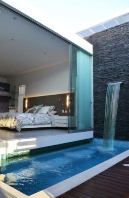 28 Refreshing plunge pools that are downright dreamy Moderne Pools, Kolam Koi, Piscina Interior, Water Fall, Small Pools, Small Pool, Plunge Pool, Swimming Pool Designs, Small Backyard Pools