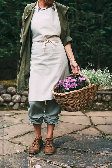 lapetiteflamme: (via Stocksy) Garden Clothing, Spring Gardening, Gardening Outfit, Farm Girl, Slow Living, Spring Day, 로고 디자인, Simple Living, Country Life