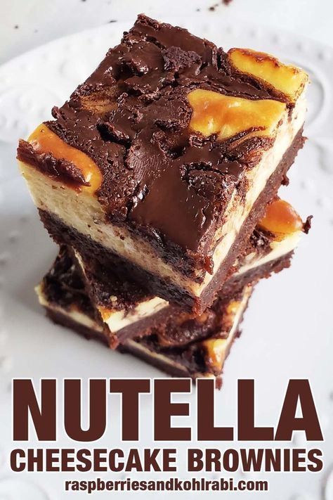 These Nutella cream cheese brownies start out with a fudgy Nutella brownie that is topped with a rich Nutella swirled cheesecake layer. Homemade Brownie Recipes, Swirled Cheesecake, Cheesecake Nutella, Nutella Cream Cheese, Nutella Cream, Nutella Brownie, Homemade Brownies Easy, Cheesecake Brownies Recipe, Paris Bakery