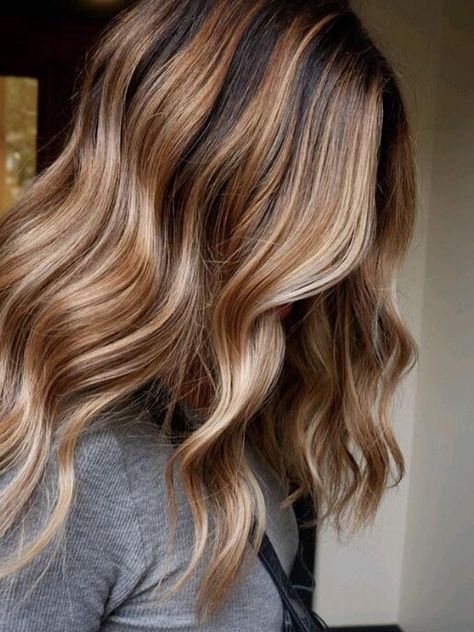 “Sunlight Brunette” Is the Most Low-Maintenance Color for Summer—Here are 12 Pretty Examples to Show Your Stylist Sunlight Brunette, Hair Colors For Fall, Fall Blonde Hair Color, Blonde Hair Colors, Strawberry Blonde Hair Color, Neutral Blonde, Blond Balayage, Fall Blonde, Caramel Hair