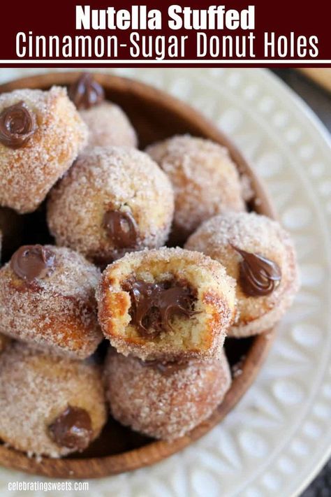 Baked Cinnamon Sugar Donut Holes filled with Nutella! #donuts #donutholes #nutella #bakeddonuts Cinnamon Sugar Donut Holes, Baked Caramel Apples, Nutella Donuts, Celebrating Sweets, Making Donuts, Nutella Desserts, Cinnamon Sugar Donuts, Sugar Donut, Filled Donuts