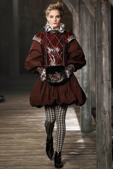 #Medieval doublet and hose inspired Look 49 from Chanel Pre-Fall 2013 Fashion Show - Dorothea Barth Jorgensen Birthday Clothes, 17 Birthday, 2013 Fashion, Chanel Couture, Medieval Fashion, Mens Wear, Christopher Kane, Christian Siriano, Christian Lacroix