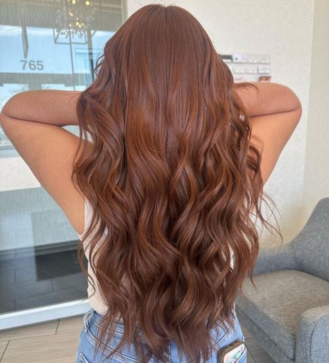 21 Brown Ginger Hair Color Ideas To Transform Your Locks Hair For Light Brown Skin, Brown Copper Hair With Blonde Highlights, Brown Hair With Ginger Highlights Copper, Light Brown Copper Hair With Highlights, Ginger Hair With Dark Highlights, Auburn And Copper Hair, Hair Colour For Light Skin Tone, Dark Ginger Brown Hair, Warm Ginger Hair