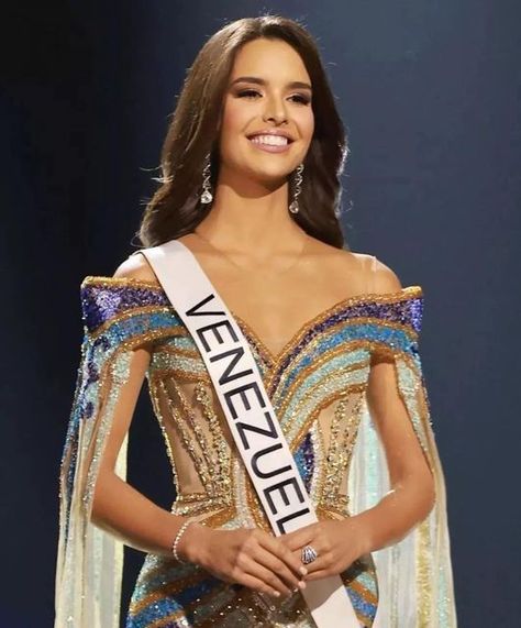 Amanda Dudamel, Pageant Aesthetic, Miss Venezuela, Brown Hair Balayage, Pageant Gowns, January 15, Fashion Inspiration Design, Beauty Queens, Photoshoot Poses