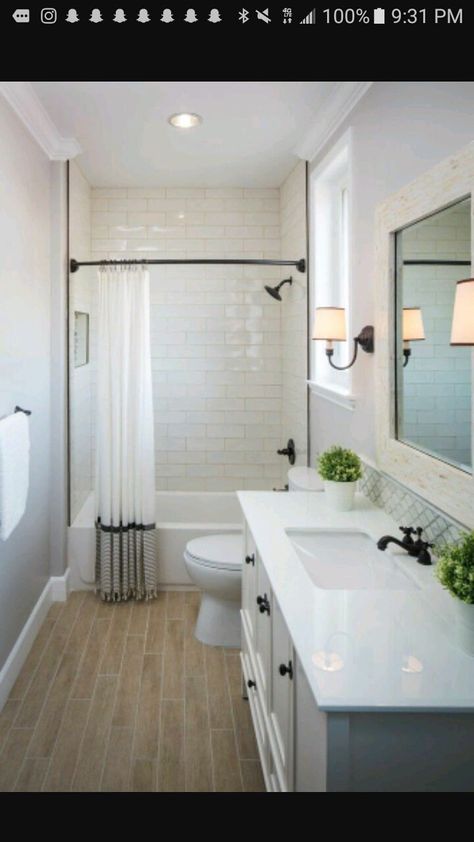 Ensuite Bathroom Ideas, Bathroom Tub Shower Combo, Small Ensuite, Modern Classic Home, Small Bathroom Layout, Bathroom Tub Shower, Diy Bathroom Vanity, Farmhouse Shower, Bathroom Tub