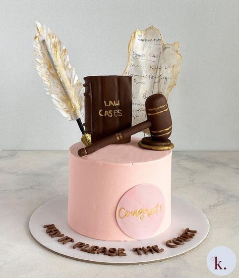 Lawyer Cake Ideas Girl, Lawyer Birthday Cake Ideas, Law Cake, Lawyer Cake, Starbucks Vanilla Bean Frappuccino, Graduation Cake Designs, Law School Graduation Party, Doctor Jewelry, Graduation Party Desserts