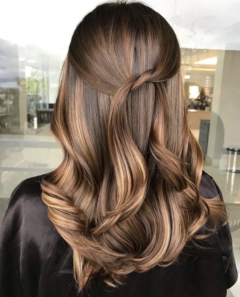 Caramel Baliage Hair, Golden Brown Balayage Hair, Brunette Carmel Hair, Caramel Highlights Brown Hair Balayage Honey Dark Blonde, Global Hair Color With Highlights, Caramel Ombre Hair Honey, Carmel Highlights Formula, California Brunette Hair Sun Kissed, Caramel Honey Highlights On Dark Hair