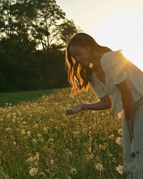 a golden hour senior shoot with miss @allison.crump + her Bible & bsf 🌅📸📖💌 • • • • Keywords: visual poetry, summer, pinterest, Indiana, couple photos, documentary style photography, Indiana photographer, vintage, storytelling photography, cinematic style photography, golden hour, summer photoshoot, Summer inspo, wildflowers, spring, senior photos, art, golden hour photos, pinterest inspo, Sunsets, vsco, senior 2025 photoshoot, • #photographer #photography #photo #photoshoot #photooftheday #re... Aesthetic Shoot Ideas, 2025 Photoshoot, Hoco Photos, Golden Hour Photoshoot, Photography Golden Hour, Senior Photo Inspiration, Senior Pic Inspo, Senior Photoshoot Poses, Photography Cinematic